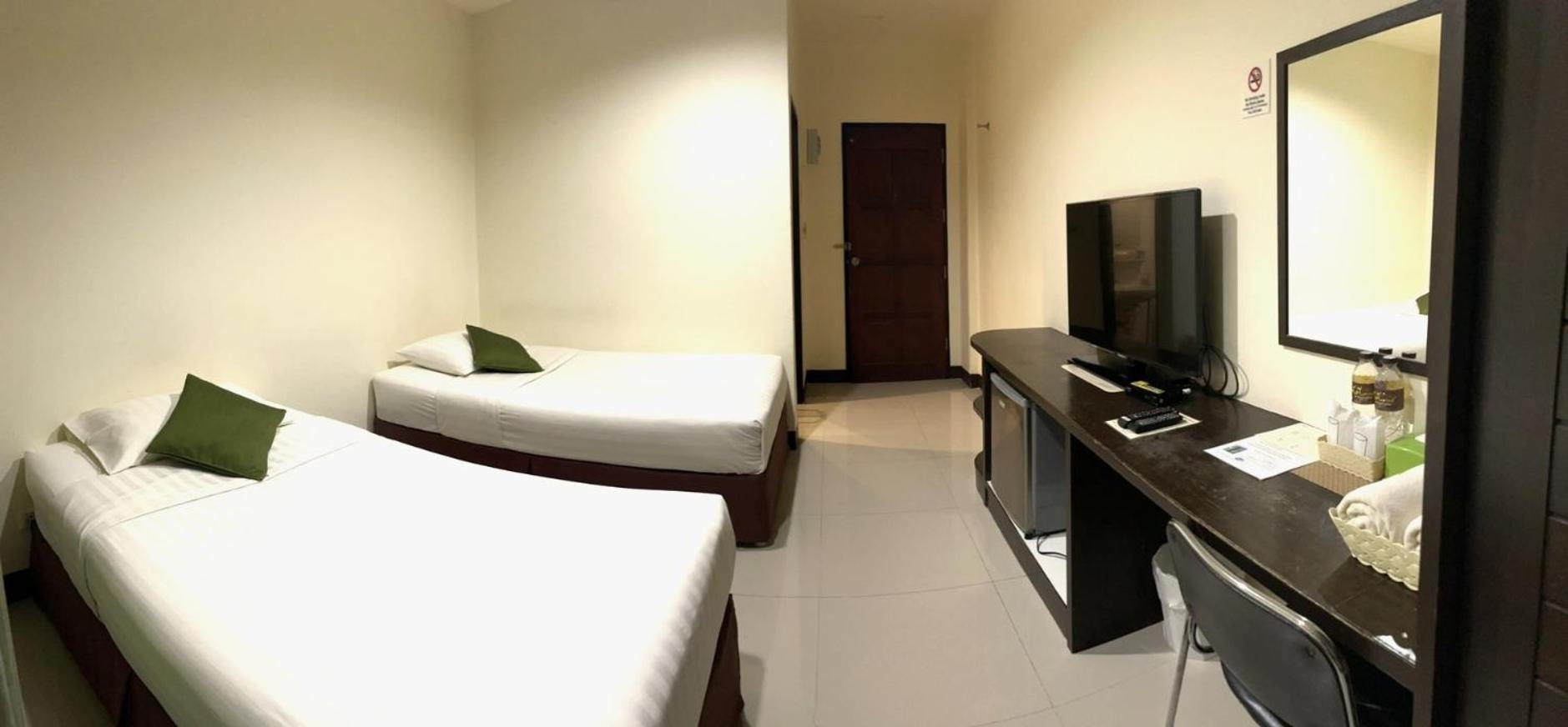T.P. Place Hotel Панг Нга Екстериор снимка